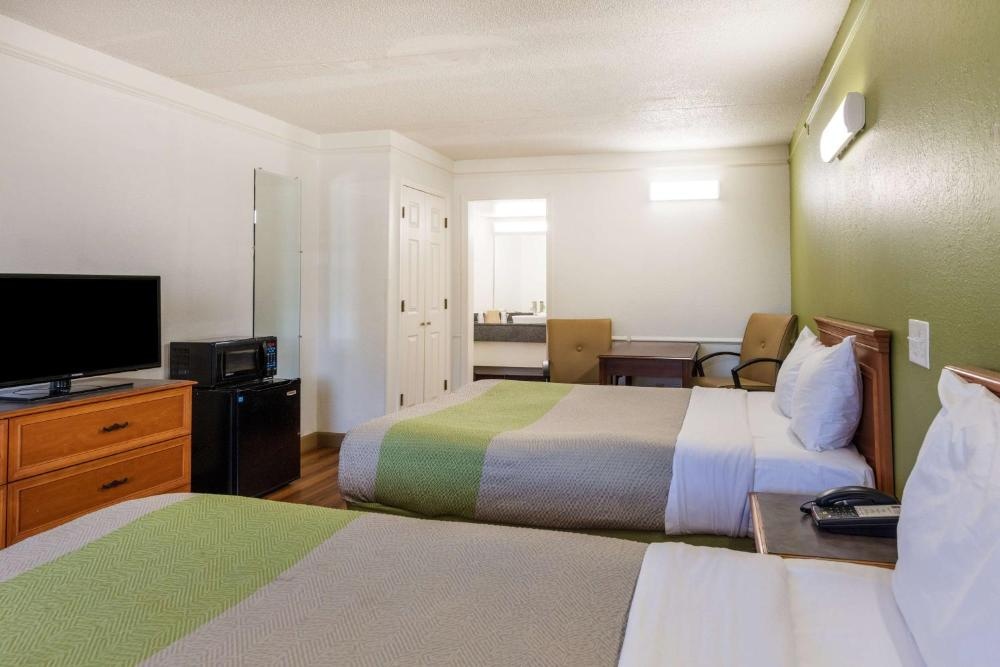 Motel 6-Knoxville, TN